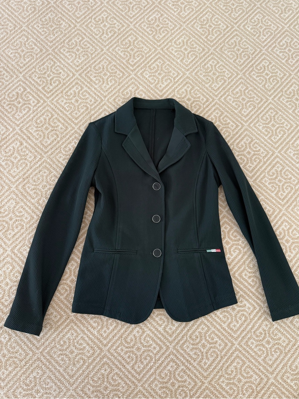 Girls Alessandro Albanese mesh show coat. Hunter greens size 11-12